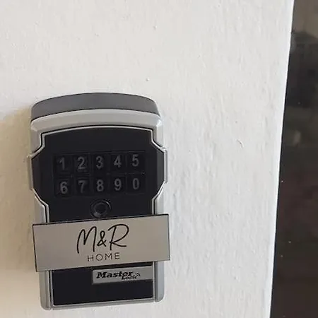 M&r