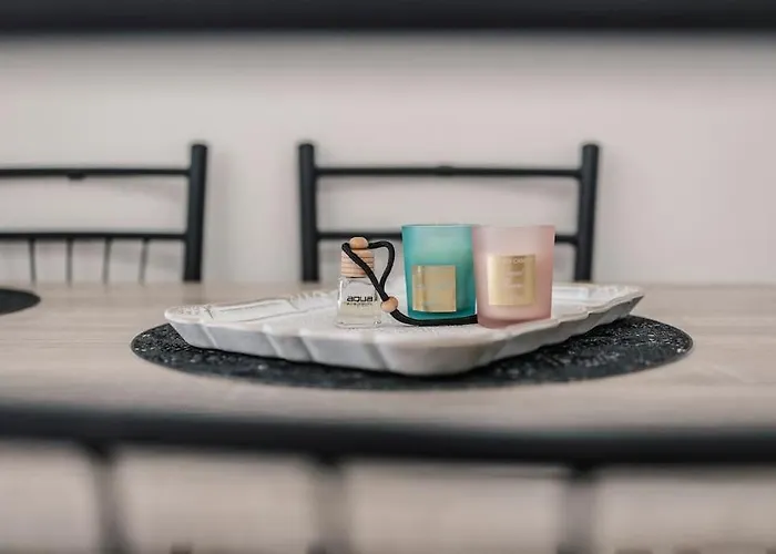 Apartment M&r *